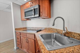 Cozy Apartment in the Core of Fort Myers - 1