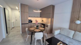 Towarowa Clock Apartment, free parking, air-conditioning, self check-in 24h - 2
