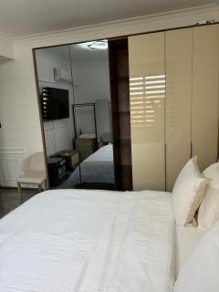 kipe Plaza Platinum 500 m from Radisson Blue, 100 m from the road - 9