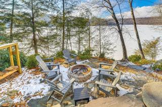 Lakefront Cottage with Dock, Hot Tub and Fire Pit - 7