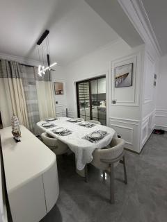 kipe Plaza Platinum 500 m from Radisson Blue, 100 m from the road - 2