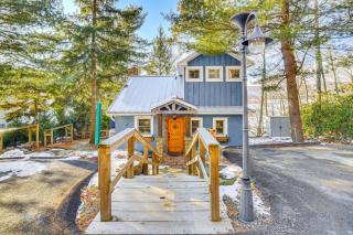 Lakefront Cottage with Dock, Hot Tub and Fire Pit - 8