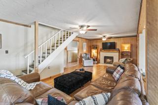 Lakefront Sweetwater Home with Patio and Fire Pit - 8