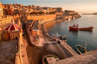 Front Row Seafront House with Dreamy Valletta and Harbour Sunset Views - 8