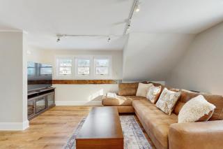 Stowe Mountain Road Retreat - 3