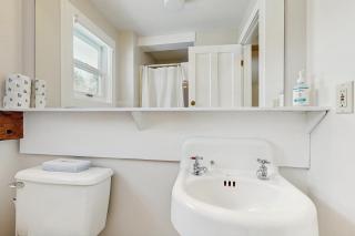 Stowe Mountain Road Retreat - 1