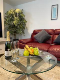 2 Bedroom Basement Apartment in Georgian Townhouse - 7