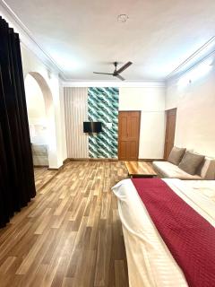 White House BnB Fort View Luxury Stay with Bathtub - 4