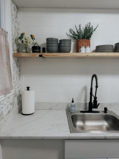 Homey Apartment near Downtown and NAS - 7