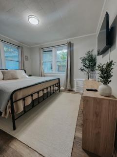 Homey Apartment near Downtown and NAS - 2