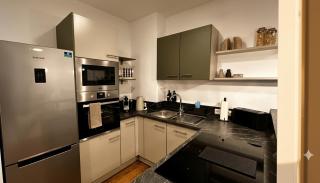 TrulySpace - Modernes Apartment am Rathausplatz, Terrasse, Fahrstuhl - 1