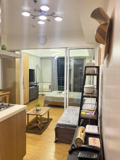 Azure Urban Resort Residences by JEs Cabin - 2