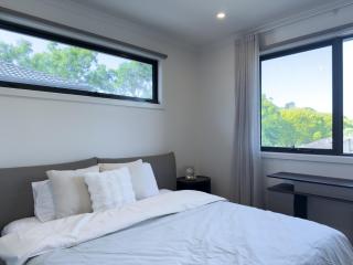 Luxury 4BR w Modern Kicthen & fantastic location - 7