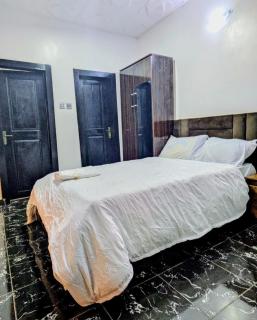 The Igloo Apartments - 9