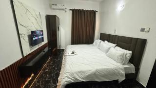 The Igloo Apartments - 7