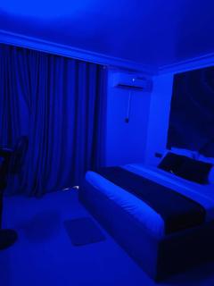 Experience the art of luxurious living - 5