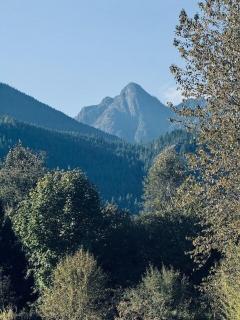 Luxe Mountain Retreat in N Cascades hot tub sauna - 7