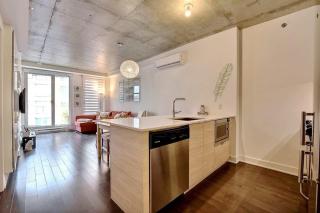 Stunning 1BR Condo with Balcony in Heart of MTL - 6