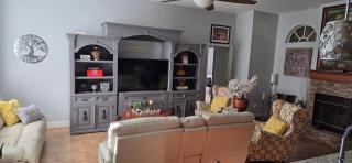 Serene Mountain Retreat With Pool - 9