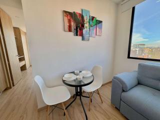 Luxury 1BR - Balcony - Coworking - City views - 7