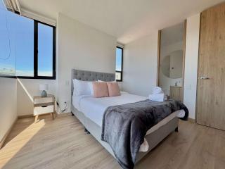 Luxury 1BR - Balcony - Coworking - City views - 4