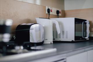 Apt - Sleeps 6 - Balcony - Parking - 5