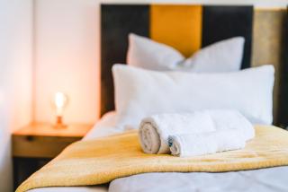 YAYstay - "Lux" I 65m2 I Bahnhof I Balkon I TV I Kaffee I Waschmaschine I Trockner - 8