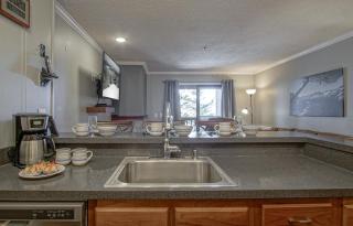 1 Br: Snowcrest 210B: Easy access to Widow Maker Territory - 1