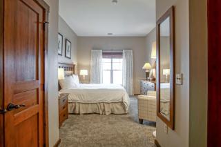 Soaring Eagle #402: 2 Bedrooms, 2 Full Baths: Slope Side, Hot Tubs Underground Parking - 7