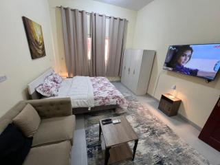 Cyclone Studio Apartments - 9