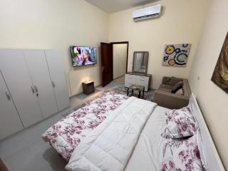 Cyclone Studio Apartments - 1