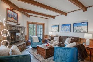 Whistlepunk #11: 2 Bedroom, 2 Bath: Wood fireplaceCentral Location - 5