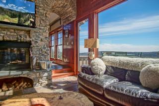 Slope side 8 BR at Sanctuary Majestic Mountain Top Estate 4800 square feet of quality sleeps 16 - 5