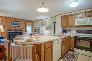 Powderidge 60: Slope Side, Fireplace, Spacious Deck - 6