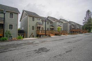 Powderidge 60: Slope Side, Fireplace, Spacious Deck - 0