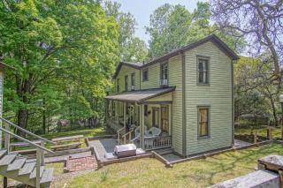 5 Br: Historic Glaab House in Cass, with AC, Amazing Kitchen, Covered Porches, Historical Landmark - 6