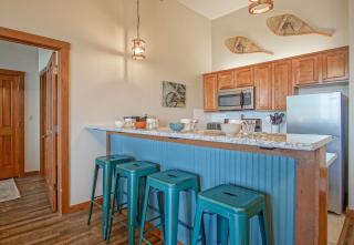 Allegheny Springs 440: Slope Side, Views Of The Slope 2 Bedroom Plus Den 2 Bath - 2