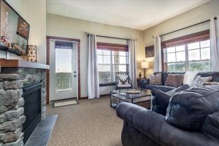 Soaring Eagle #405: 3 Br Location! Slope Side, Hot Tub - 1