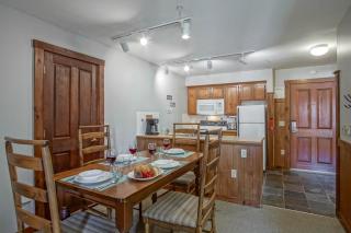 Rimfire 322-323: Combined 2 one bedroom units, Slopeside - 1