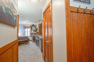 Rimfire 421 Cozy Studio just steps from the village Slope Side - 7