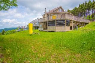 Fall Retreat | Hutch 6 Slope Side 5BR - 0