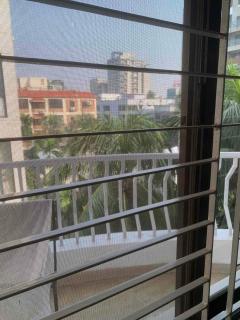 Family Room Shared Bathroom - 6