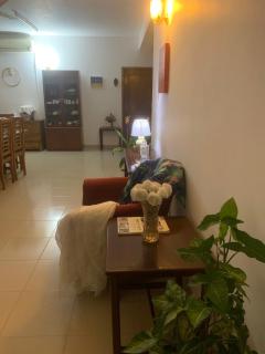 Family Room Shared Bathroom - 8