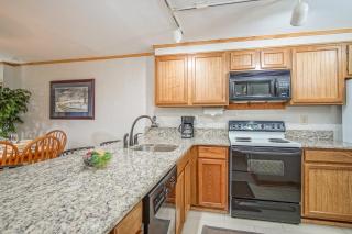 2 Br: Powderidge17: Slope Side on the shuttle route - 6