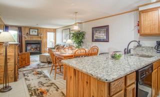 2 Br: Powderidge17: Slope Side on the shuttle route - 5