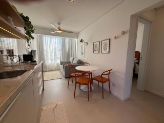 Lindo apartamento em Jurerê a 200 metros da praia - 0