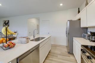 Shop, Dine and Explore Indy Area Adventure Base - 1