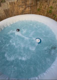 LIGHTUAL - Appartement jacuzzi privatif - 6 pers - calme - sans vis à vis - 2 ch, 1 mezzanine - 2 Sde - 8