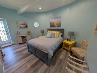 The Grand Landmark 5-Story Windmill Retreat - 1