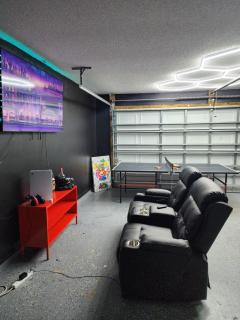 Work & Unwind in North Port Fenced Yard Cozy Lounge - 8